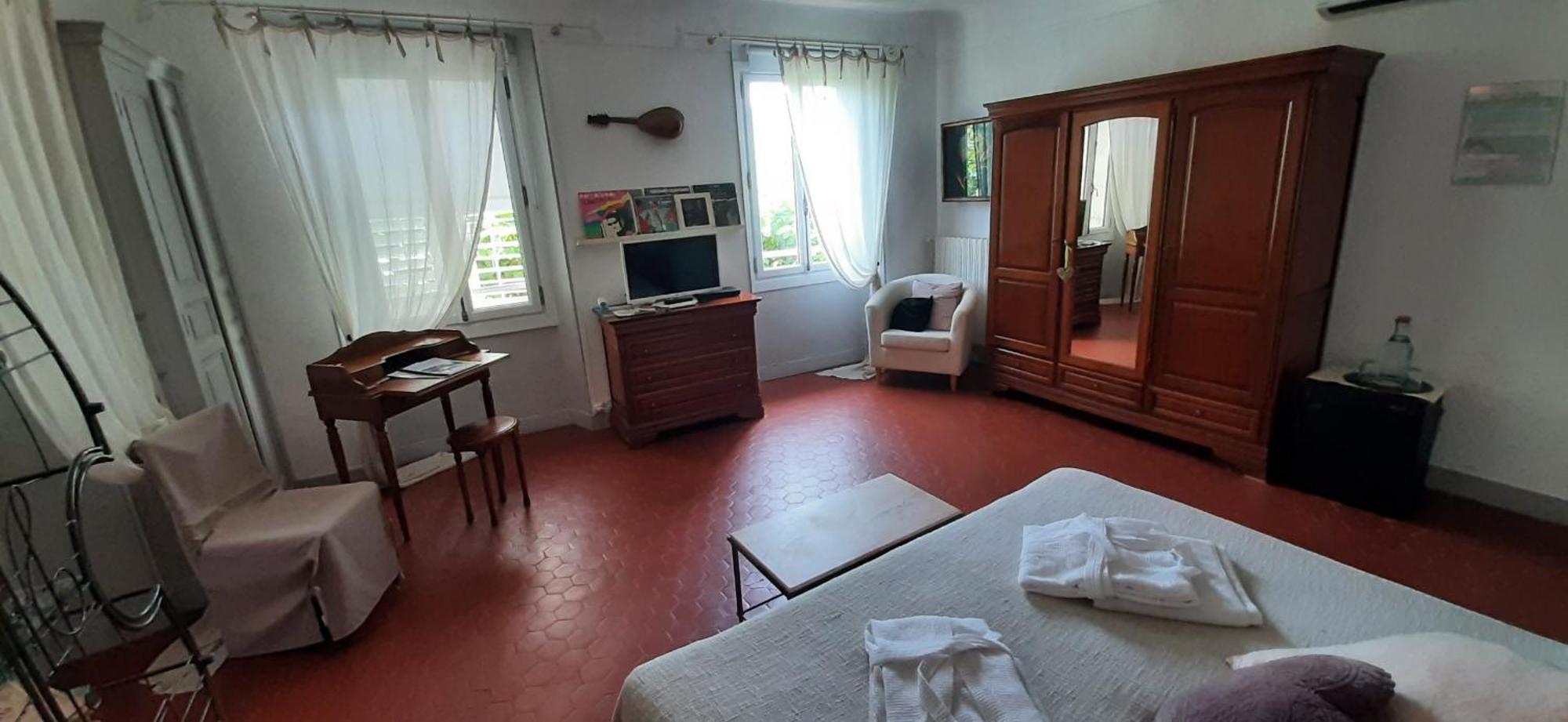 Bed&Breakfast La Grande Lauzade Le Luc Habitación foto